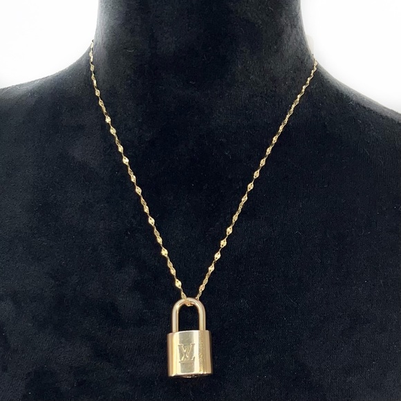 Boutique Jewelry - Authentic Louis Vuitton Lock #318 NO KEY & Aftermarket 20" Diamond-Cut Chain